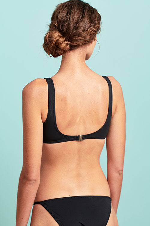 Back view of woman wearing The Z Bra in Hawaiian Black